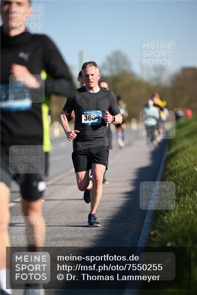 06.04.2025 - 44. Internationalen Wilhelmsburger Insellauf Dr. Thomas Lammeyer http://msf.ph/oto/7550255 06.04.2025 09:21:26 Laufen 3609 meine-sportfotos.de
