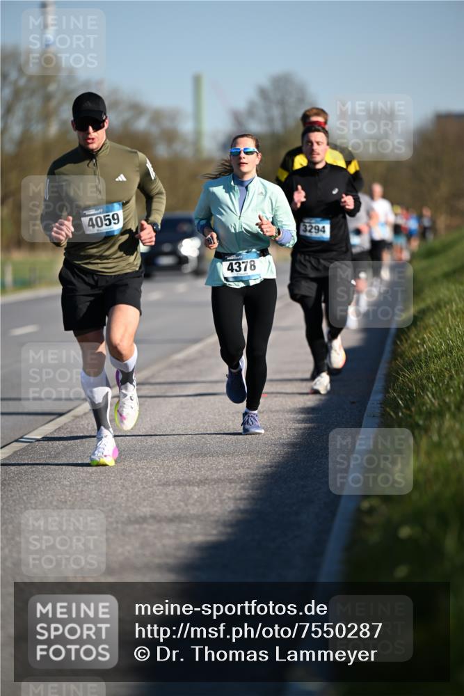 06.04.2025 - 44. Internationalen Wilhelmsburger Insellauf Dr. Thomas Lammeyer http://msf.ph/oto/7550287 06.04.2025 09:21:36 Laufen 4059, 4378, 3294 meine-sportfotos.de