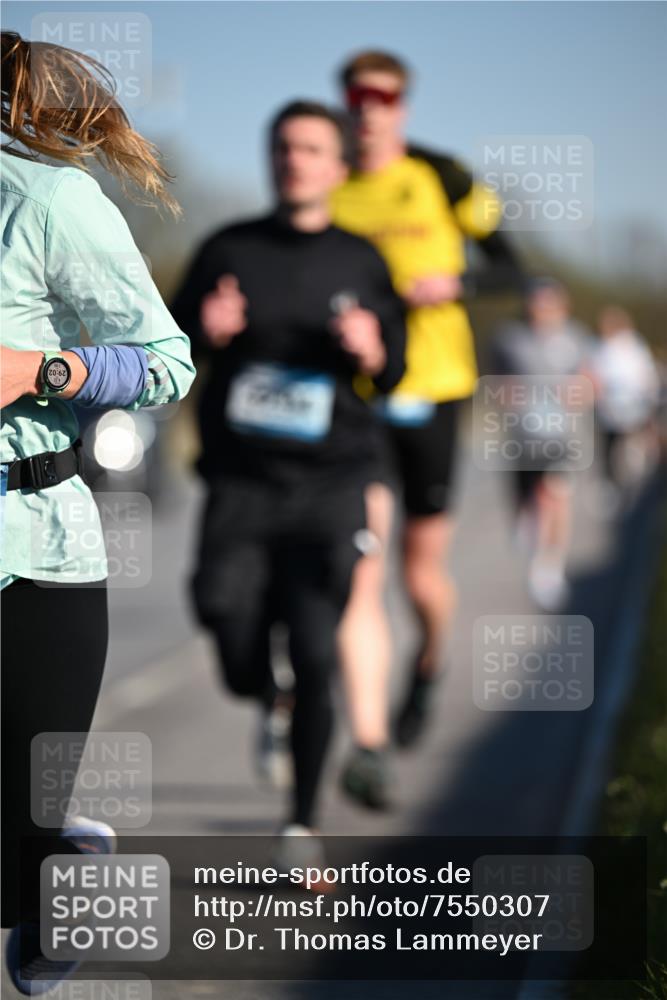 06.04.2025 - 44. Internationalen Wilhelmsburger Insellauf Dr. Thomas Lammeyer http://msf.ph/oto/7550307 06.04.2025 09:21:39 Laufen 29, 02 meine-sportfotos.de