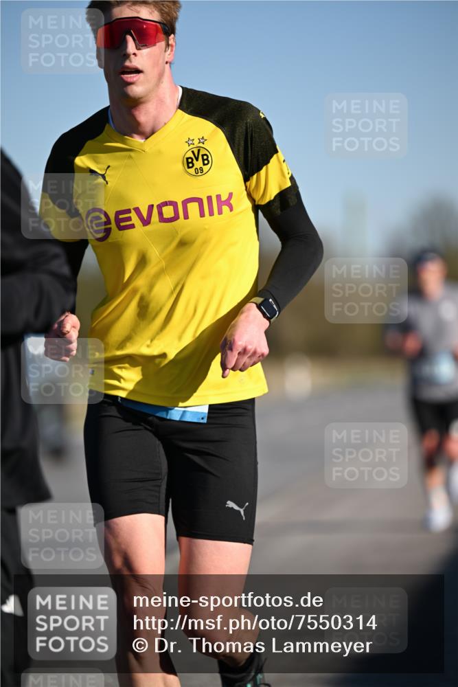 06.04.2025 - 44. Internationalen Wilhelmsburger Insellauf Dr. Thomas Lammeyer http://msf.ph/oto/7550314 06.04.2025 09:21:41 Laufen 09 meine-sportfotos.de