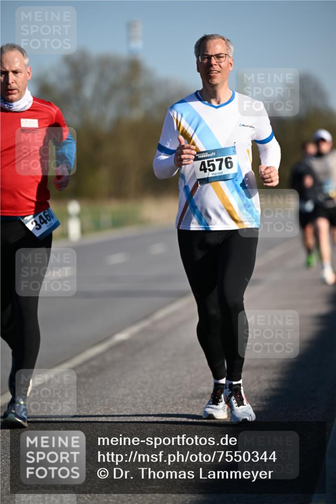 06.04.2025 - 44. Internationalen Wilhelmsburger Insellauf Dr. Thomas Lammeyer http://msf.ph/oto/7550344 06.04.2025 09:21:50 Laufen 3460, 4576 meine-sportfotos.de