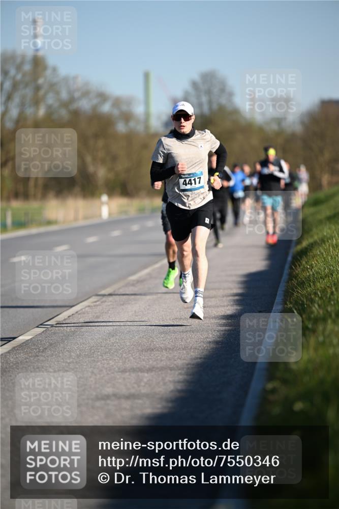 06.04.2025 - 44. Internationalen Wilhelmsburger Insellauf Dr. Thomas Lammeyer http://msf.ph/oto/7550346 06.04.2025 09:21:53 Laufen 4417 meine-sportfotos.de