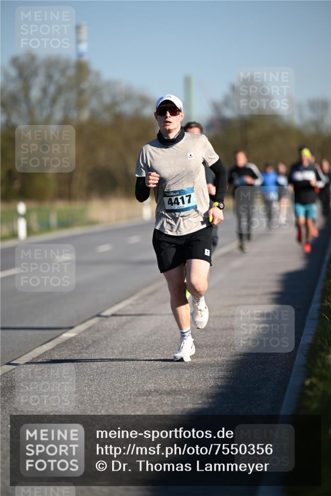 06.04.2025 - 44. Internationalen Wilhelmsburger Insellauf Dr. Thomas Lammeyer http://msf.ph/oto/7550356 06.04.2025 09:21:54 Laufen 4417 meine-sportfotos.de