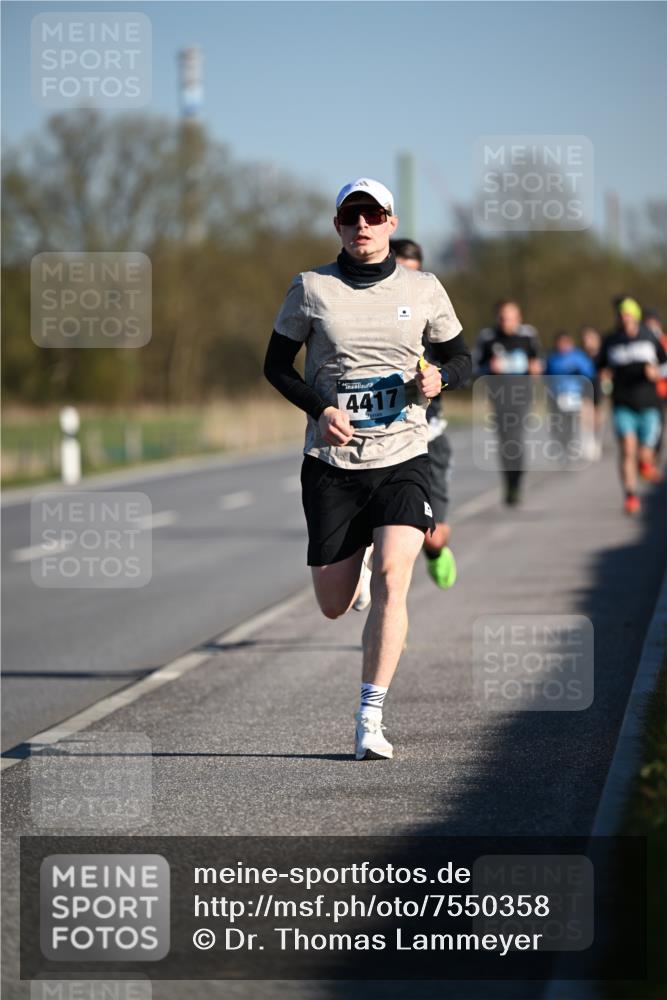 06.04.2025 - 44. Internationalen Wilhelmsburger Insellauf Dr. Thomas Lammeyer http://msf.ph/oto/7550358 06.04.2025 09:21:54 Laufen 4417 meine-sportfotos.de