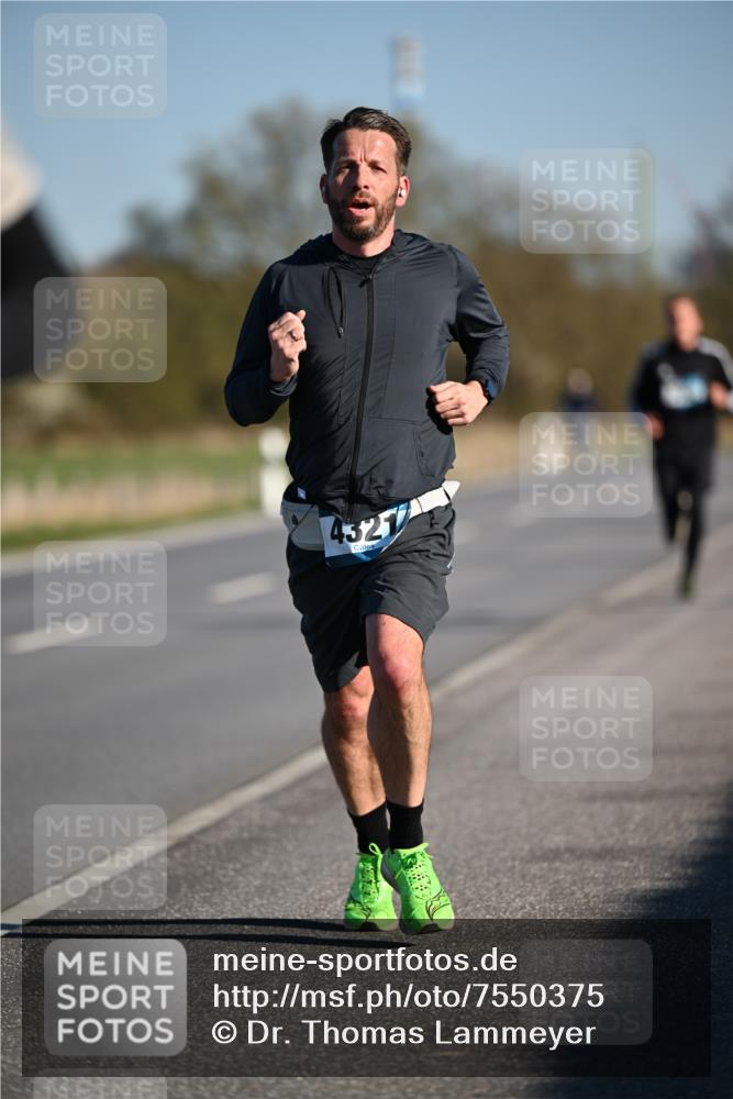 06.04.2025 - 44. Internationalen Wilhelmsburger Insellauf Dr. Thomas Lammeyer http://msf.ph/oto/7550375 06.04.2025 09:21:57 Laufen 43277 meine-sportfotos.de