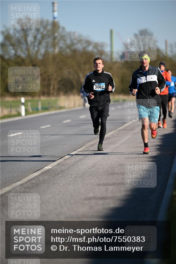 06.04.2025 - 44. Internationalen Wilhelmsburger Insellauf Dr. Thomas Lammeyer http://msf.ph/oto/7550383 06.04.2025 09:21:59 Laufen 3062 meine-sportfotos.de