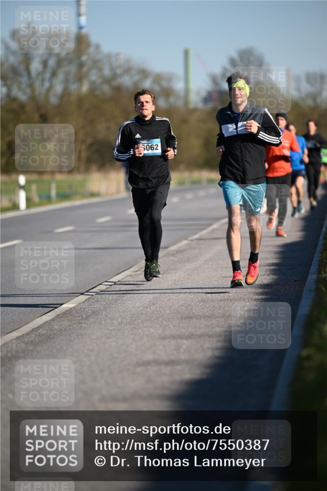 06.04.2025 - 44. Internationalen Wilhelmsburger Insellauf Dr. Thomas Lammeyer http://msf.ph/oto/7550387 06.04.2025 09:22:00 Laufen 3062 meine-sportfotos.de