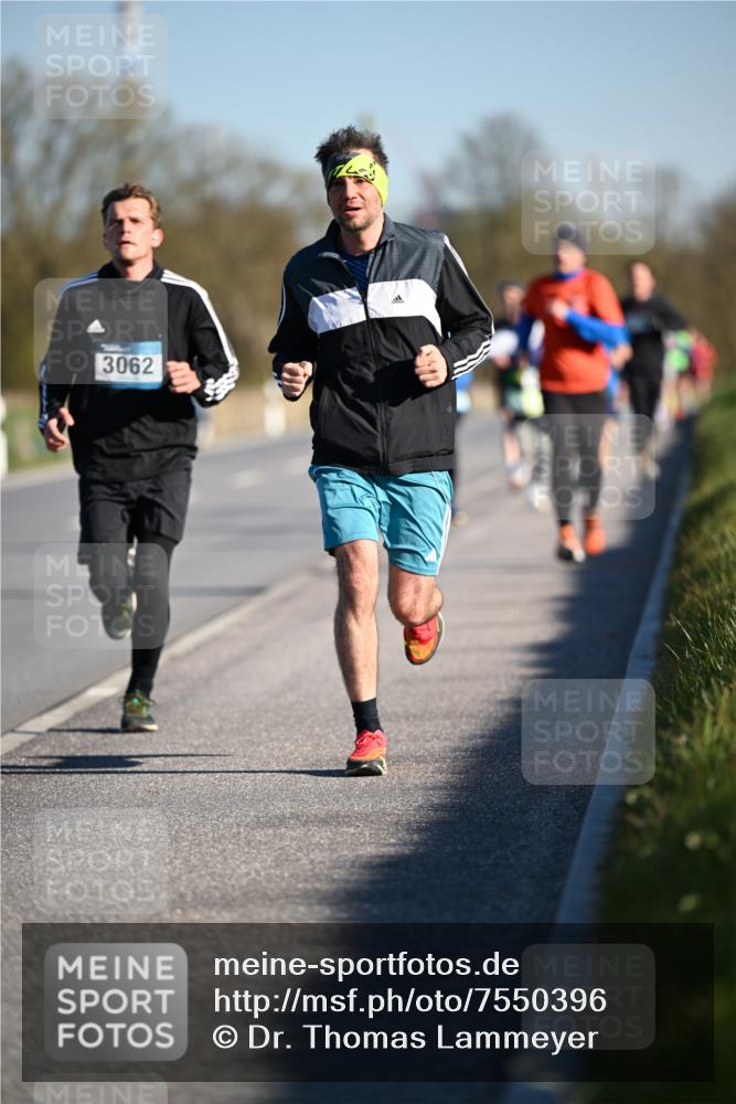 06.04.2025 - 44. Internationalen Wilhelmsburger Insellauf Dr. Thomas Lammeyer http://msf.ph/oto/7550396 06.04.2025 09:22:01 Laufen 3062 meine-sportfotos.de