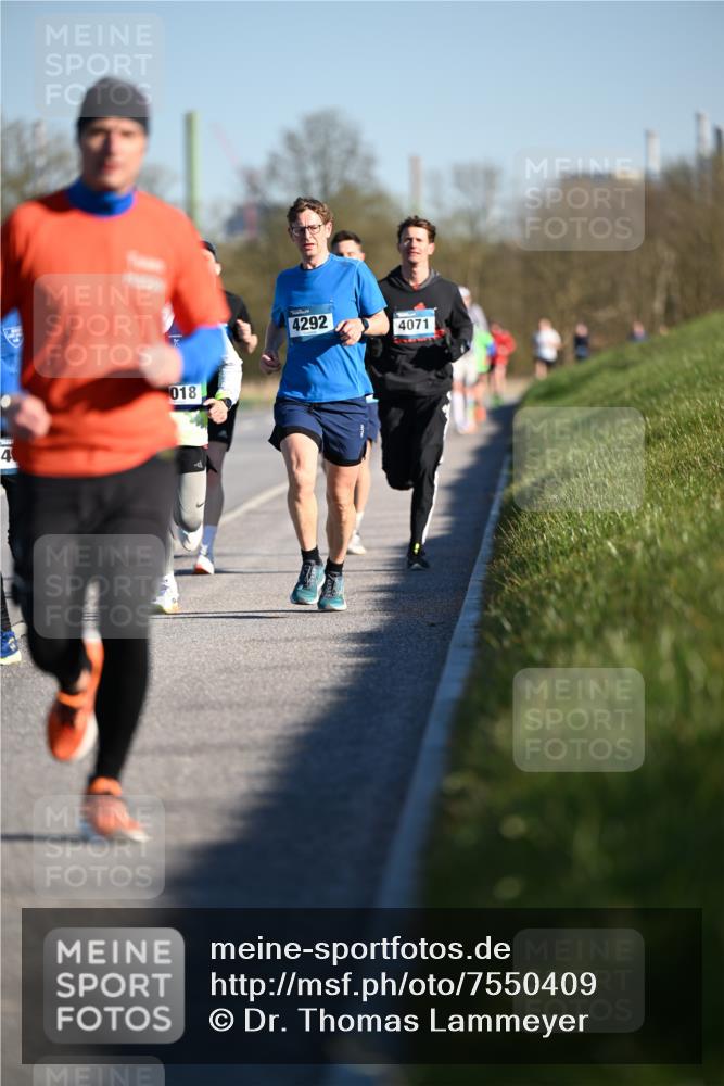 06.04.2025 - 44. Internationalen Wilhelmsburger Insellauf Dr. Thomas Lammeyer http://msf.ph/oto/7550409 06.04.2025 09:22:06 Laufen 4, 018, 4292, 4071 meine-sportfotos.de