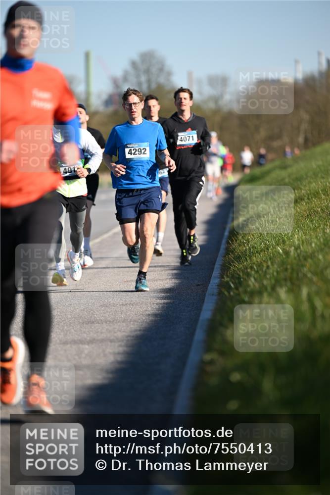 06.04.2025 - 44. Internationalen Wilhelmsburger Insellauf Dr. Thomas Lammeyer http://msf.ph/oto/7550413 06.04.2025 09:22:07 Laufen 4292, 4071 meine-sportfotos.de