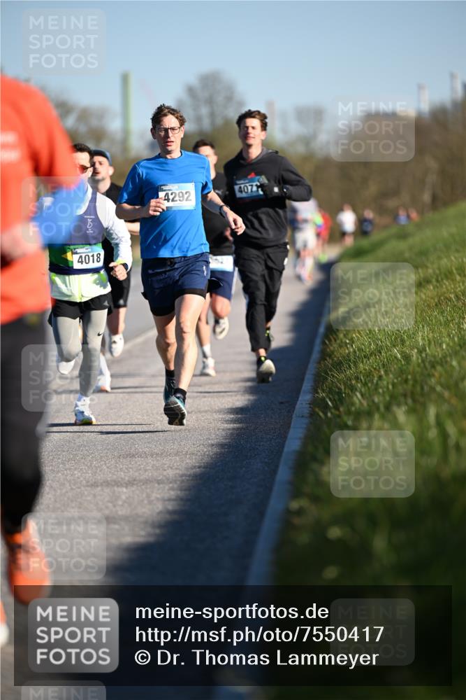 06.04.2025 - 44. Internationalen Wilhelmsburger Insellauf Dr. Thomas Lammeyer http://msf.ph/oto/7550417 06.04.2025 09:22:07 Laufen 4018, 4292, 4071 meine-sportfotos.de