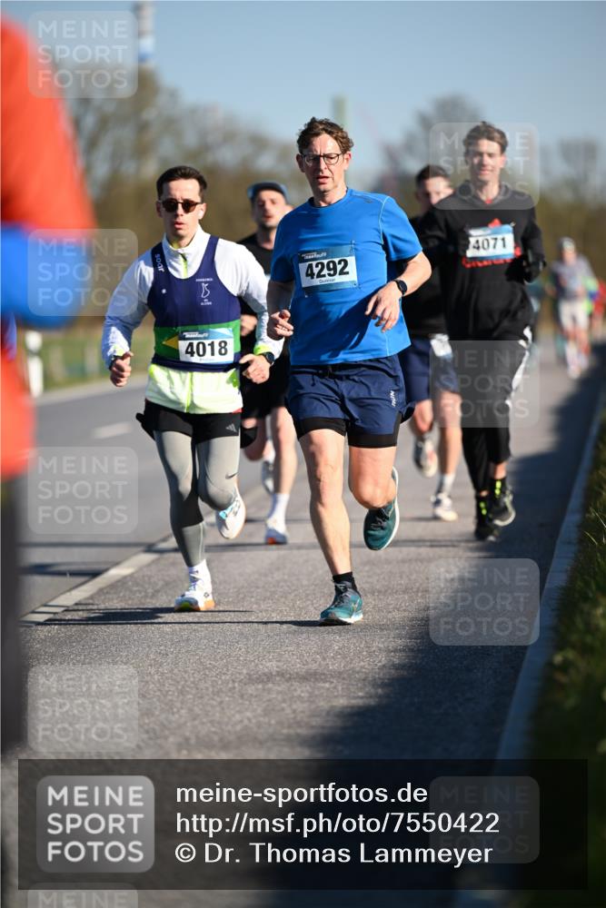 06.04.2025 - 44. Internationalen Wilhelmsburger Insellauf Dr. Thomas Lammeyer http://msf.ph/oto/7550422 06.04.2025 09:22:08 Laufen 4018, 4292, 4071 meine-sportfotos.de
