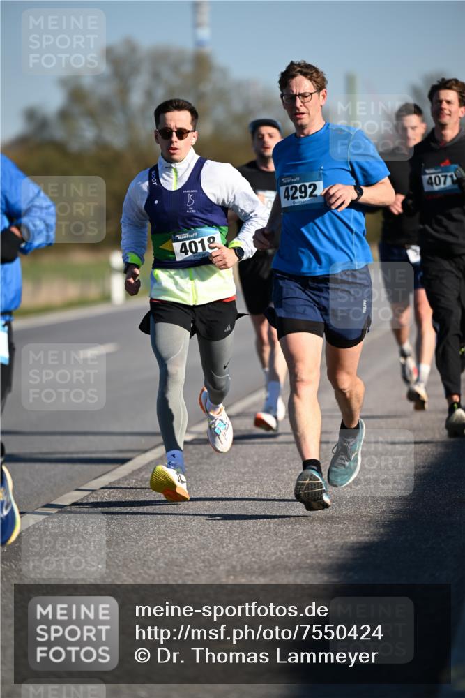 06.04.2025 - 44. Internationalen Wilhelmsburger Insellauf Dr. Thomas Lammeyer http://msf.ph/oto/7550424 06.04.2025 09:22:09 Laufen 4292, 4071, 4012 meine-sportfotos.de