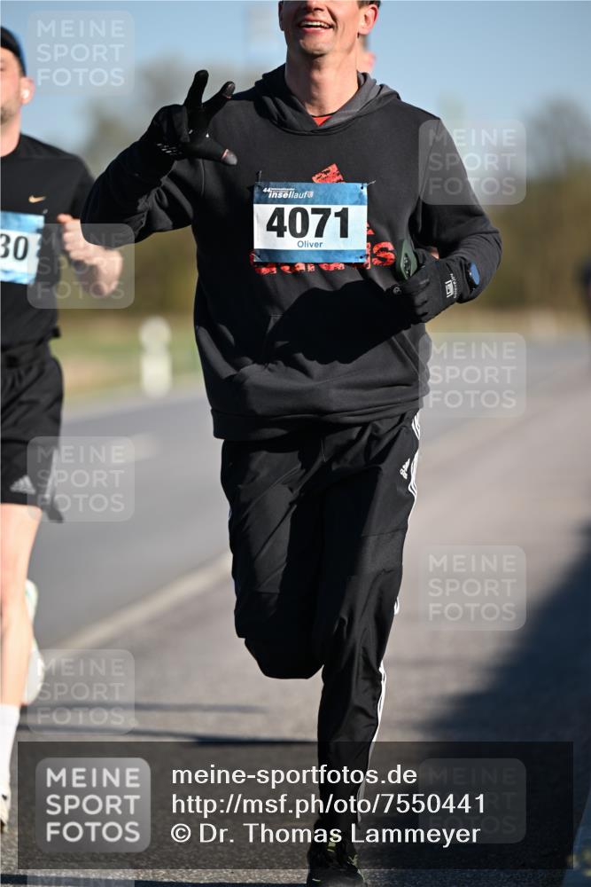 06.04.2025 - 44. Internationalen Wilhelmsburger Insellauf Dr. Thomas Lammeyer http://msf.ph/oto/7550441 06.04.2025 09:22:12 Laufen 30, 4071 meine-sportfotos.de