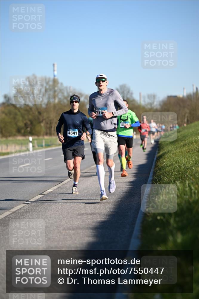 06.04.2025 - 44. Internationalen Wilhelmsburger Insellauf Dr. Thomas Lammeyer http://msf.ph/oto/7550447 06.04.2025 09:22:23 Laufen 4541, 376 meine-sportfotos.de