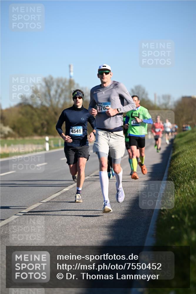 06.04.2025 - 44. Internationalen Wilhelmsburger Insellauf Dr. Thomas Lammeyer http://msf.ph/oto/7550452 06.04.2025 09:22:23 Laufen 4541, 376 meine-sportfotos.de