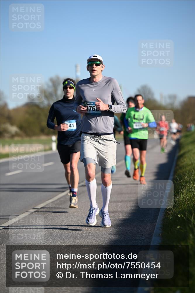 06.04.2025 - 44. Internationalen Wilhelmsburger Insellauf Dr. Thomas Lammeyer http://msf.ph/oto/7550454 06.04.2025 09:22:24 Laufen 41, 376 meine-sportfotos.de