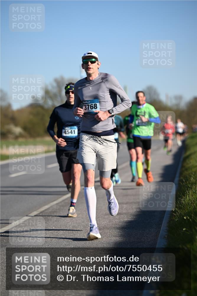 06.04.2025 - 44. Internationalen Wilhelmsburger Insellauf Dr. Thomas Lammeyer http://msf.ph/oto/7550455 06.04.2025 09:22:24 Laufen 4541, 3768 meine-sportfotos.de