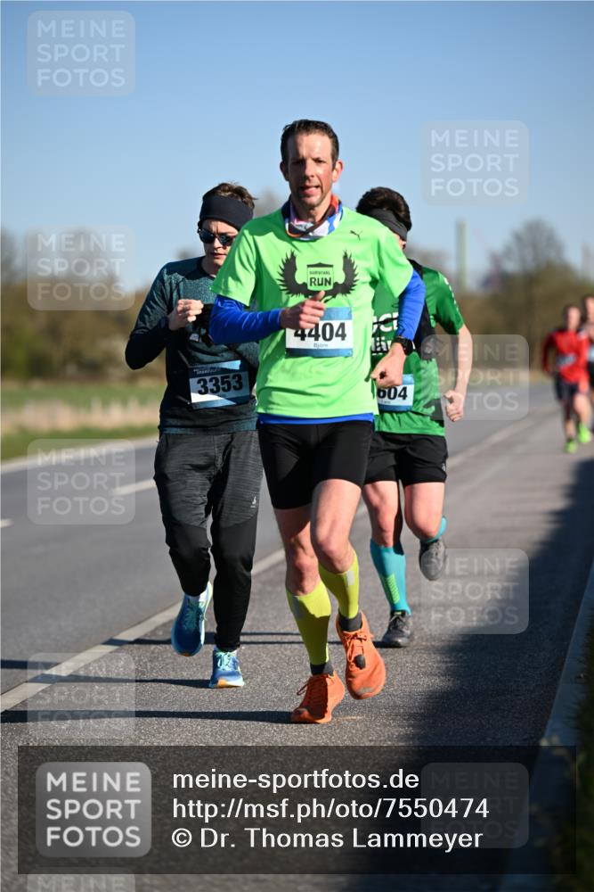 06.04.2025 - 44. Internationalen Wilhelmsburger Insellauf Dr. Thomas Lammeyer http://msf.ph/oto/7550474 06.04.2025 09:22:27 Laufen 3353, 4404, 604 meine-sportfotos.de