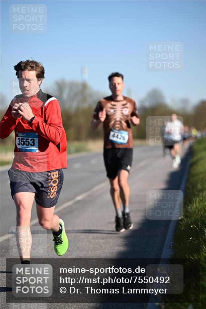 06.04.2025 - 44. Internationalen Wilhelmsburger Insellauf Dr. Thomas Lammeyer http://msf.ph/oto/7550492 06.04.2025 09:22:35 Laufen 3553, 4426 meine-sportfotos.de