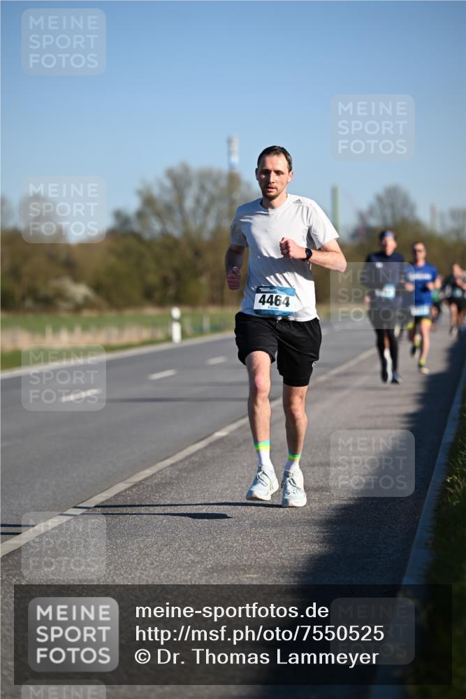 06.04.2025 - 44. Internationalen Wilhelmsburger Insellauf Dr. Thomas Lammeyer http://msf.ph/oto/7550525 06.04.2025 09:22:42 Laufen 4464 meine-sportfotos.de