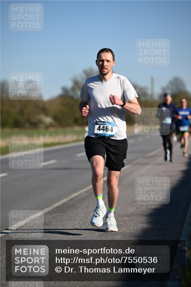 06.04.2025 - 44. Internationalen Wilhelmsburger Insellauf Dr. Thomas Lammeyer http://msf.ph/oto/7550536 06.04.2025 09:22:43 Laufen 4464 meine-sportfotos.de