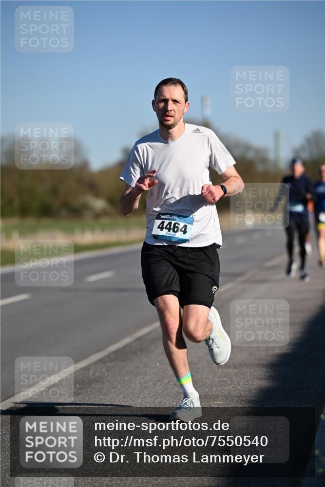 06.04.2025 - 44. Internationalen Wilhelmsburger Insellauf Dr. Thomas Lammeyer http://msf.ph/oto/7550540 06.04.2025 09:22:43 Laufen 4464 meine-sportfotos.de