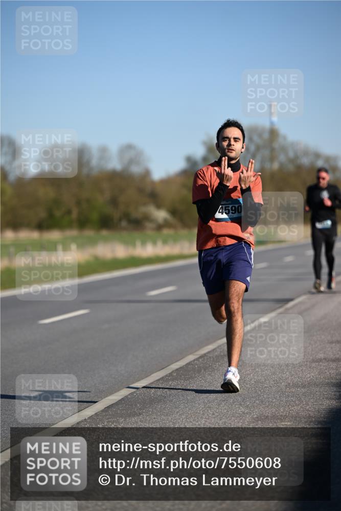 06.04.2025 - 44. Internationalen Wilhelmsburger Insellauf Dr. Thomas Lammeyer http://msf.ph/oto/7550608 06.04.2025 09:22:50 Laufen 4590 meine-sportfotos.de