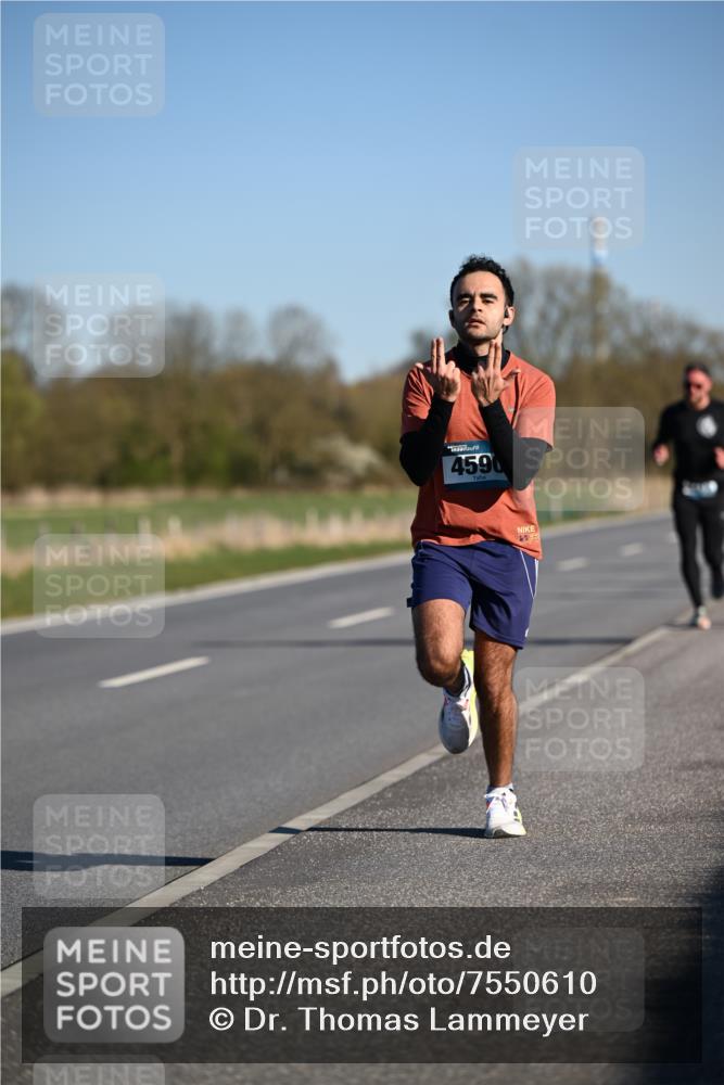 06.04.2025 - 44. Internationalen Wilhelmsburger Insellauf Dr. Thomas Lammeyer http://msf.ph/oto/7550610 06.04.2025 09:22:51 Laufen 4590 meine-sportfotos.de