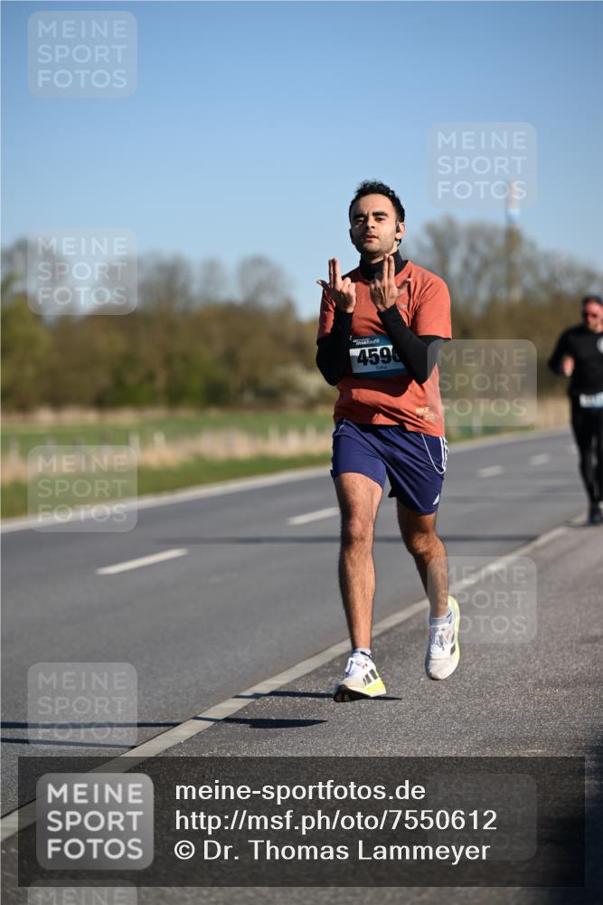 06.04.2025 - 44. Internationalen Wilhelmsburger Insellauf Dr. Thomas Lammeyer http://msf.ph/oto/7550612 06.04.2025 09:22:51 Laufen 4590 meine-sportfotos.de
