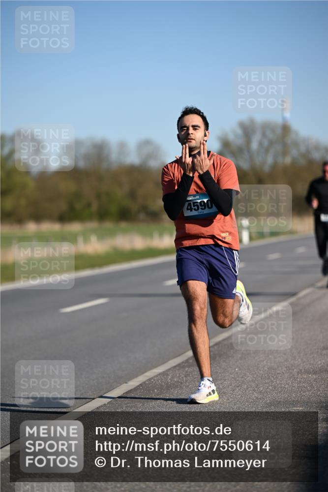 06.04.2025 - 44. Internationalen Wilhelmsburger Insellauf Dr. Thomas Lammeyer http://msf.ph/oto/7550614 06.04.2025 09:22:51 Laufen 4590 meine-sportfotos.de
