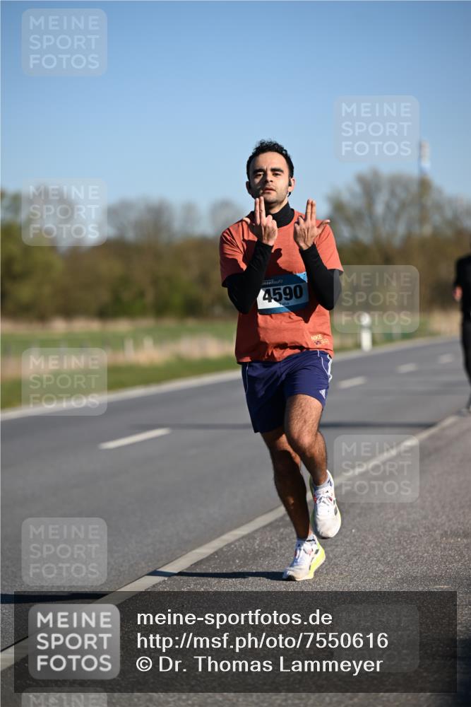 06.04.2025 - 44. Internationalen Wilhelmsburger Insellauf Dr. Thomas Lammeyer http://msf.ph/oto/7550616 06.04.2025 09:22:51 Laufen 4590 meine-sportfotos.de