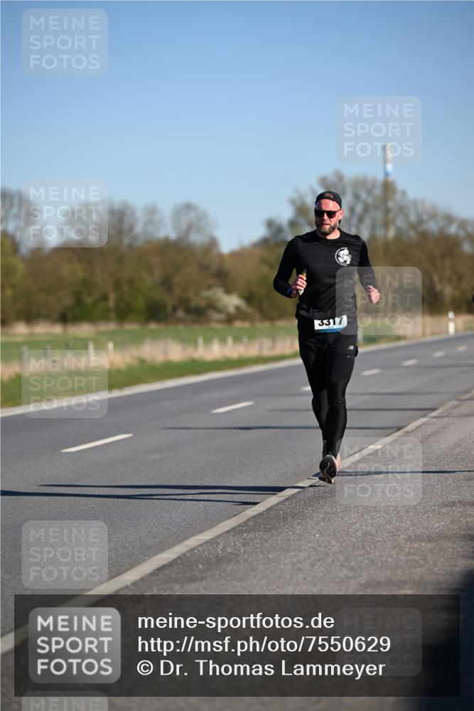 06.04.2025 - 44. Internationalen Wilhelmsburger Insellauf Dr. Thomas Lammeyer http://msf.ph/oto/7550629 06.04.2025 09:22:53 Laufen 3317 meine-sportfotos.de