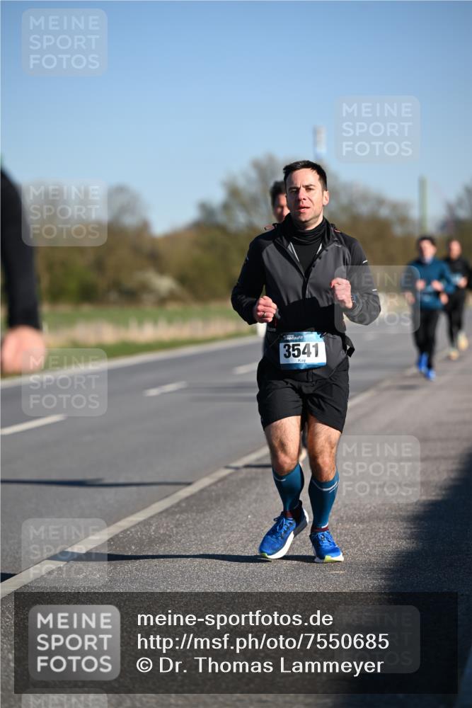 06.04.2025 - 44. Internationalen Wilhelmsburger Insellauf Dr. Thomas Lammeyer http://msf.ph/oto/7550685 06.04.2025 09:22:59 Laufen 3541 meine-sportfotos.de