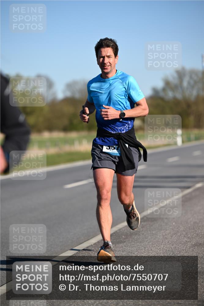 06.04.2025 - 44. Internationalen Wilhelmsburger Insellauf Dr. Thomas Lammeyer http://msf.ph/oto/7550707 06.04.2025 09:23:01 Laufen  meine-sportfotos.de