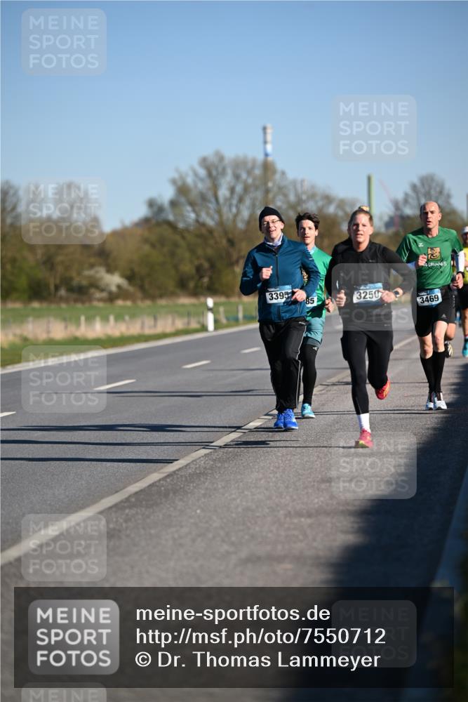 06.04.2025 - 44. Internationalen Wilhelmsburger Insellauf Dr. Thomas Lammeyer http://msf.ph/oto/7550712 06.04.2025 09:23:02 Laufen 3395, 85, 3250, 3469 meine-sportfotos.de