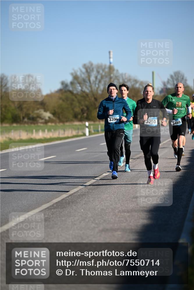 06.04.2025 - 44. Internationalen Wilhelmsburger Insellauf Dr. Thomas Lammeyer http://msf.ph/oto/7550714 06.04.2025 09:23:02 Laufen 3395, 3250, 3469 meine-sportfotos.de