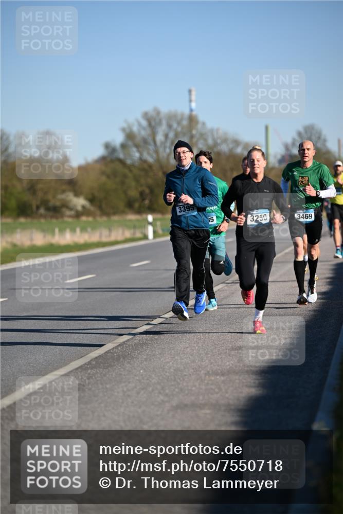 06.04.2025 - 44. Internationalen Wilhelmsburger Insellauf Dr. Thomas Lammeyer http://msf.ph/oto/7550718 06.04.2025 09:23:02 Laufen 3395, 5, 3250, 3469 meine-sportfotos.de