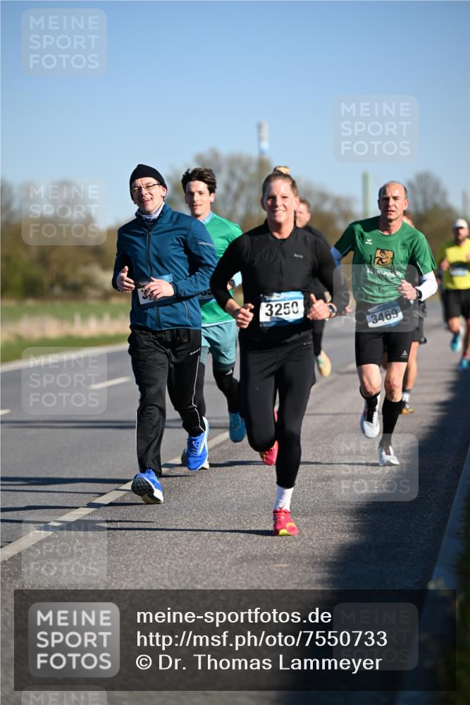 06.04.2025 - 44. Internationalen Wilhelmsburger Insellauf Dr. Thomas Lammeyer http://msf.ph/oto/7550733 06.04.2025 09:23:04 Laufen 3250, 3469 meine-sportfotos.de