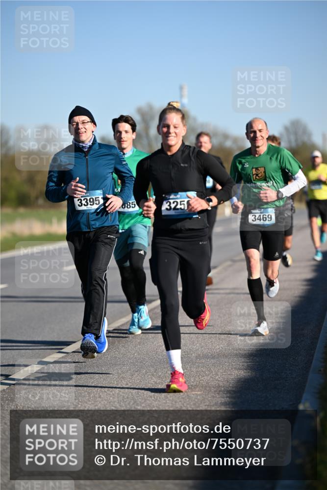 06.04.2025 - 44. Internationalen Wilhelmsburger Insellauf Dr. Thomas Lammeyer http://msf.ph/oto/7550737 06.04.2025 09:23:04 Laufen 3395, 085, 325, 3469 meine-sportfotos.de