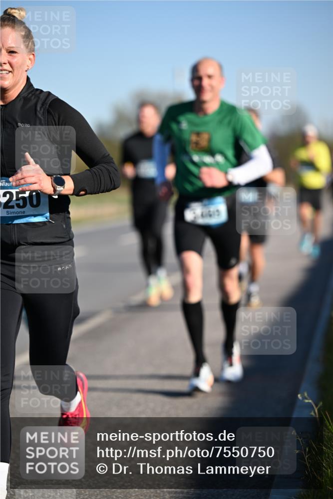 06.04.2025 - 44. Internationalen Wilhelmsburger Insellauf Dr. Thomas Lammeyer http://msf.ph/oto/7550750 06.04.2025 09:23:05 Laufen 250 meine-sportfotos.de