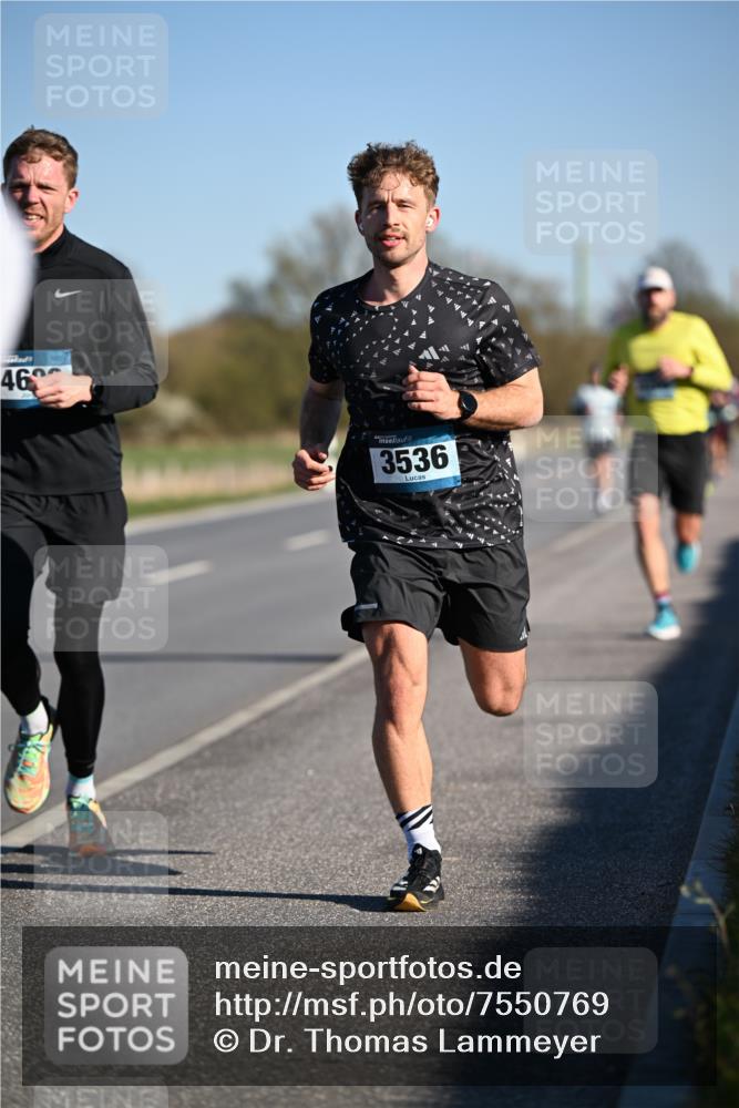 06.04.2025 - 44. Internationalen Wilhelmsburger Insellauf Dr. Thomas Lammeyer http://msf.ph/oto/7550769 06.04.2025 09:23:07 Laufen 46, 3536 meine-sportfotos.de