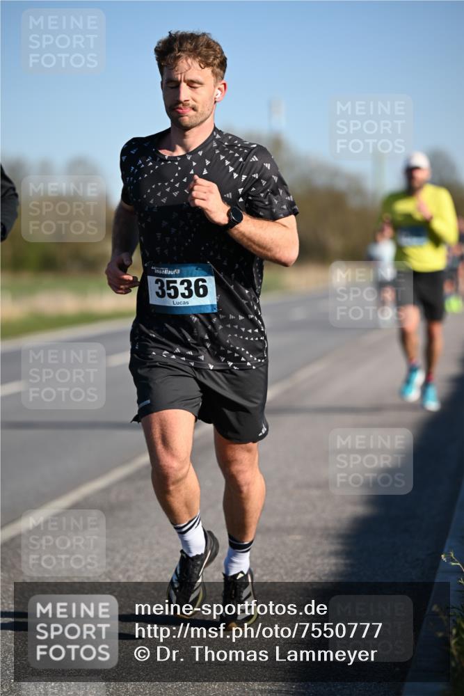06.04.2025 - 44. Internationalen Wilhelmsburger Insellauf Dr. Thomas Lammeyer http://msf.ph/oto/7550777 06.04.2025 09:23:08 Laufen 3536 meine-sportfotos.de