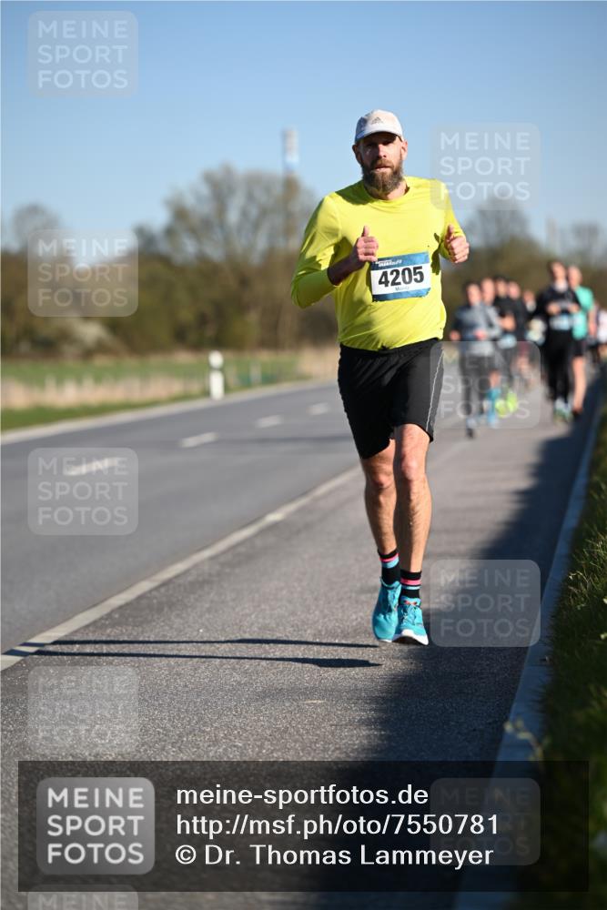 06.04.2025 - 44. Internationalen Wilhelmsburger Insellauf Dr. Thomas Lammeyer http://msf.ph/oto/7550781 06.04.2025 09:23:09 Laufen 4205 meine-sportfotos.de