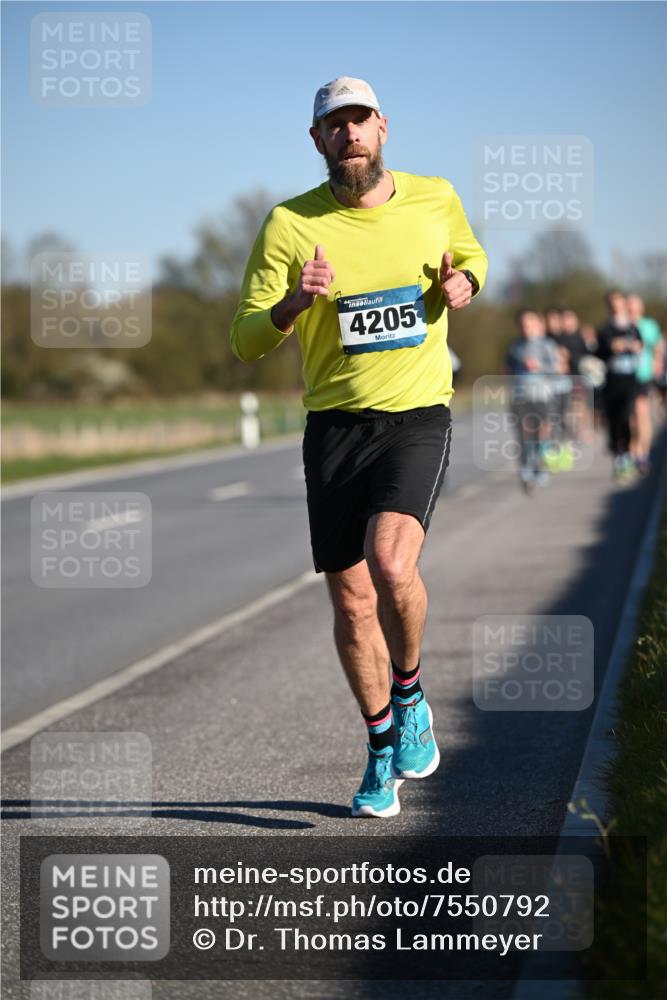 06.04.2025 - 44. Internationalen Wilhelmsburger Insellauf Dr. Thomas Lammeyer http://msf.ph/oto/7550792 06.04.2025 09:23:10 Laufen 4205 meine-sportfotos.de