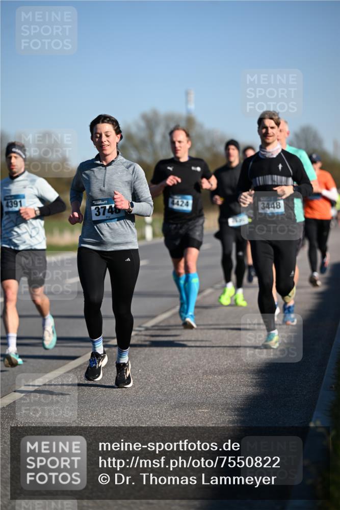06.04.2025 - 44. Internationalen Wilhelmsburger Insellauf Dr. Thomas Lammeyer http://msf.ph/oto/7550822 06.04.2025 09:23:16 Laufen 4391, 3746, 4424, 3448 meine-sportfotos.de