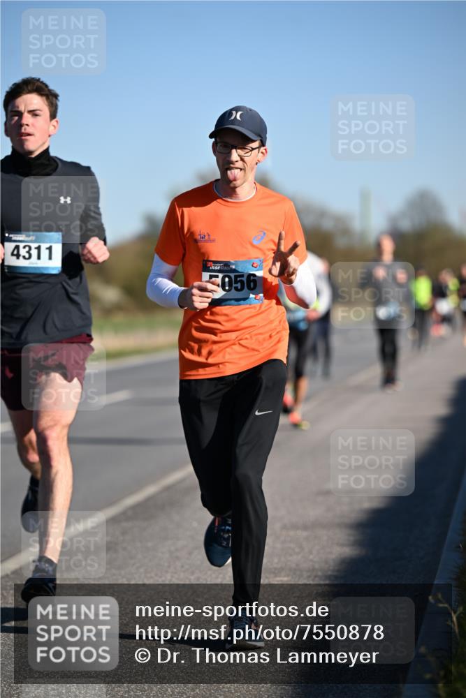 06.04.2025 - 44. Internationalen Wilhelmsburger Insellauf Dr. Thomas Lammeyer http://msf.ph/oto/7550878 06.04.2025 09:23:21 Laufen 4311, 056 meine-sportfotos.de
