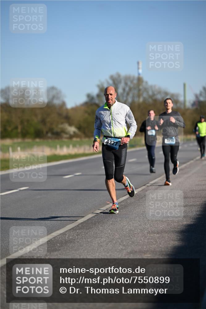 06.04.2025 - 44. Internationalen Wilhelmsburger Insellauf Dr. Thomas Lammeyer http://msf.ph/oto/7550899 06.04.2025 09:23:23 Laufen 4327, 1836 meine-sportfotos.de