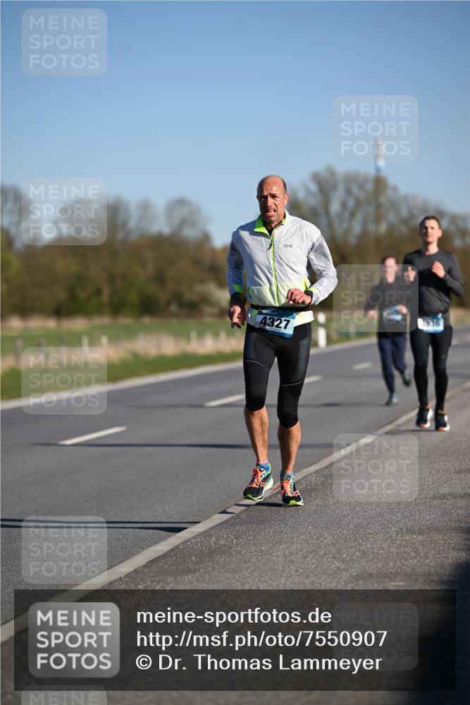 06.04.2025 - 44. Internationalen Wilhelmsburger Insellauf Dr. Thomas Lammeyer http://msf.ph/oto/7550907 06.04.2025 09:23:23 Laufen 4327 meine-sportfotos.de