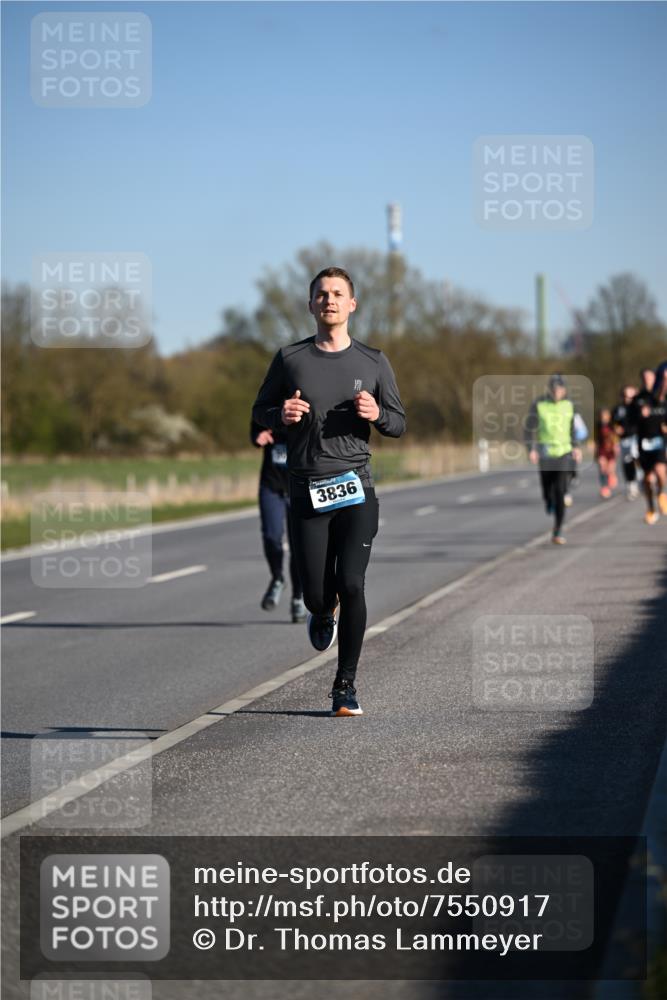 06.04.2025 - 44. Internationalen Wilhelmsburger Insellauf Dr. Thomas Lammeyer http://msf.ph/oto/7550917 06.04.2025 09:23:25 Laufen 3836 meine-sportfotos.de